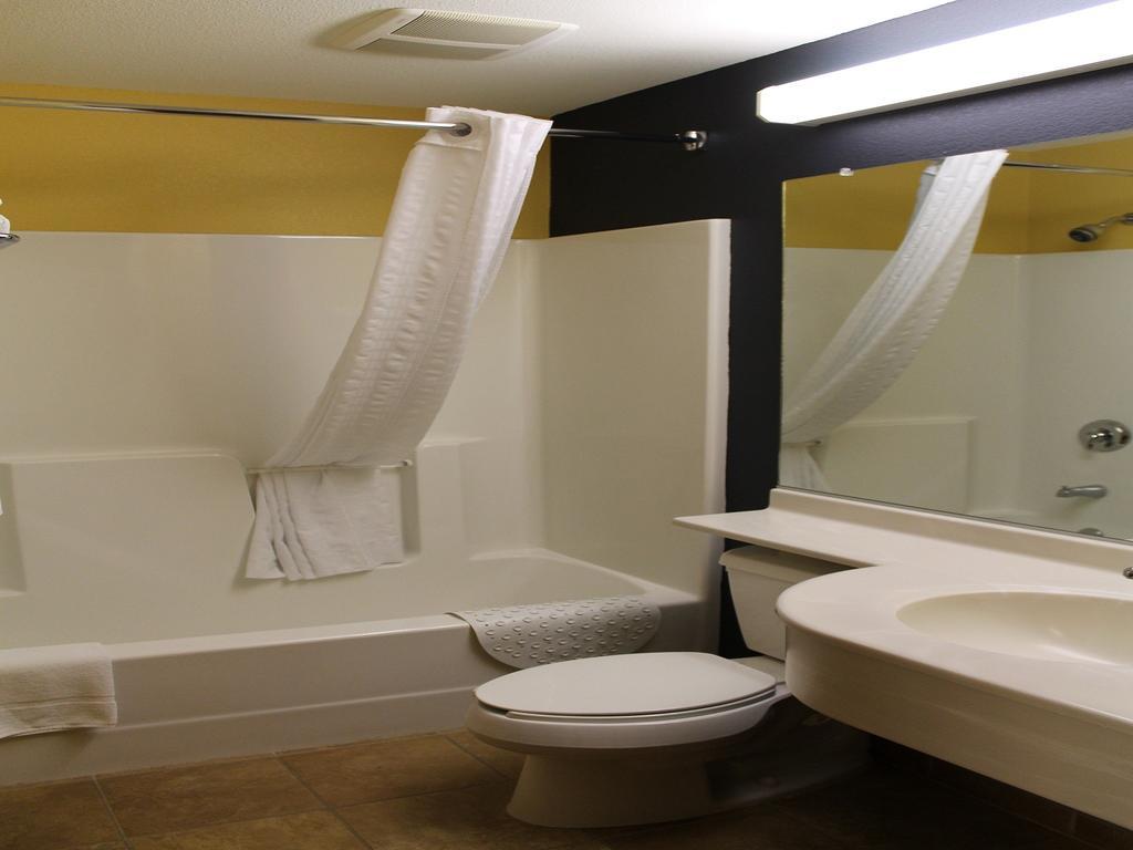 Microtel Inn & Suites - Kearney Room photo